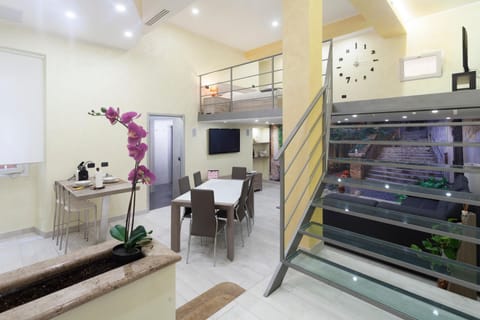 Living room, Dining area