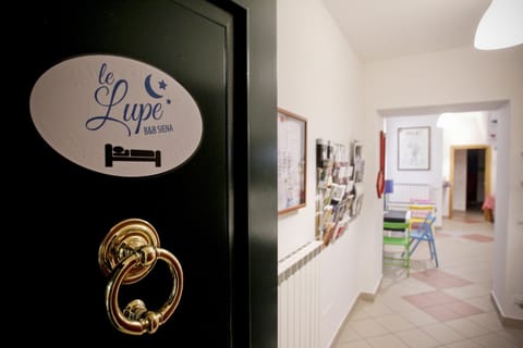Lobby or reception, Decorative detail
