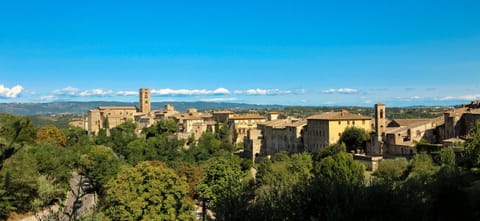 Neighbourhood, On site, City view