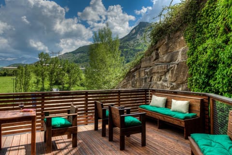 Balcony/Terrace, Mountain view