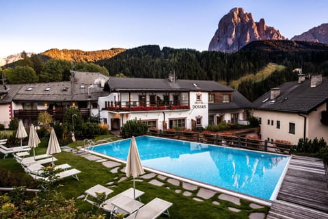 Mountain view, Pool view