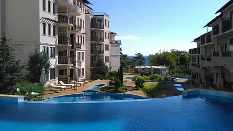 Lounge or bar, Swimming pool