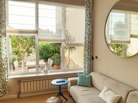 Balcony/Terrace, Living room
