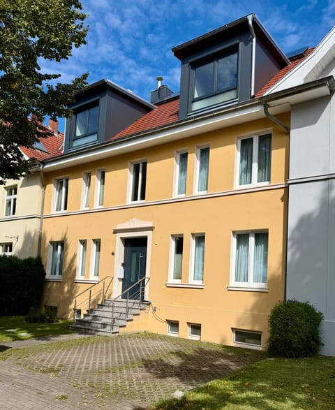 Property building, Facade/entrance