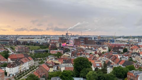 Nearby landmark, Neighbourhood, Bird's eye view