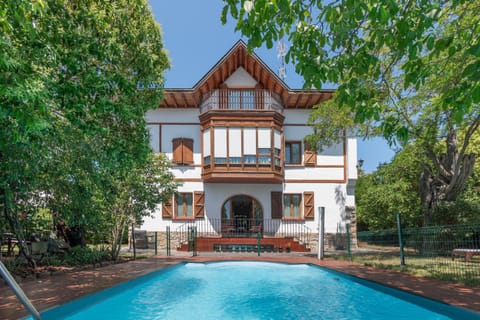 Spring, Garden view, Pool view, Swimming pool