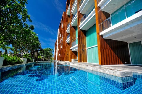 Facade/entrance, Swimming pool, Swimming pool