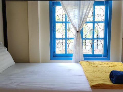 Bed, bunk bed