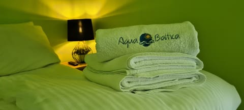 Photo of the whole room, Bedroom, towels