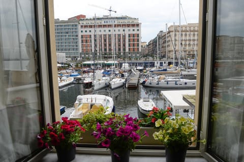 Sea view, Location
