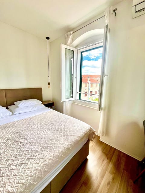Bed, Bedroom, City view