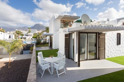 Balcony/Terrace, Garden view, Pool view, Swimming pool, Swimming pool