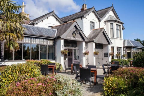 Property building, Patio, Day