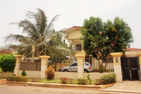 Property building, Garden view, Street view, Parking