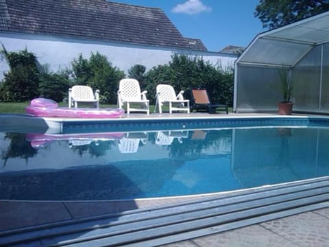 Swimming pool, Swimming pool