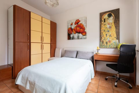 Bed, TV and multimedia, Photo of the whole room, Bedroom, internet, wardrobe, air conditioner