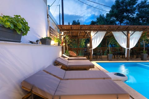 Pool view, Swimming pool