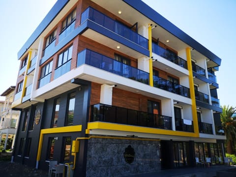 Property building, Facade/entrance, Day