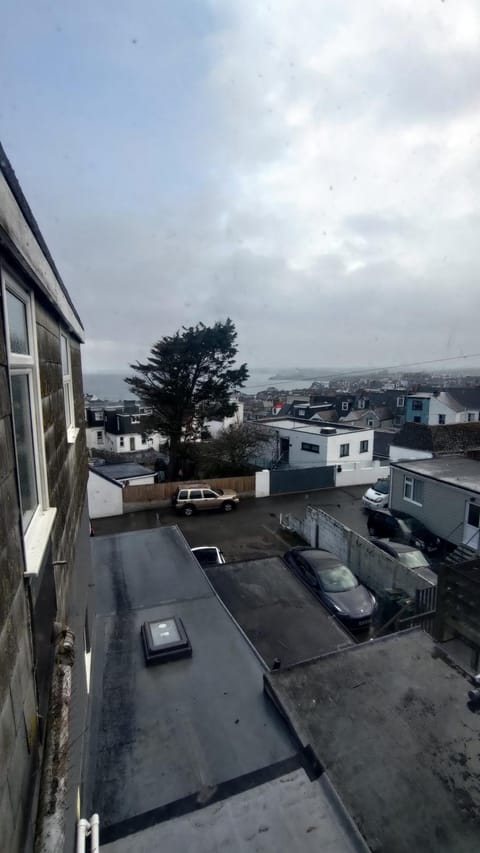 Property building, Natural landscape, Parking