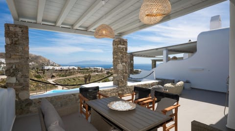 Balcony/Terrace, Pool view, Sea view