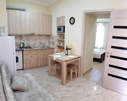 Kitchen or kitchenette, Seating area