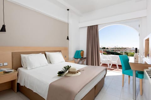 Bed, Balcony/Terrace, Bedroom