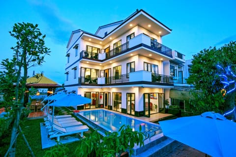 Restaurant/places to eat, Garden, Balcony/Terrace, Area and facilities