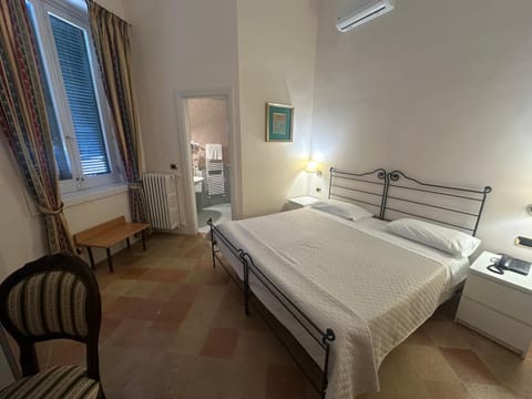 Palazzo Sottile Meninni - CLASSIC ROOMS EXPERIENCE Bed and Breakfast in Gravina in Puglia