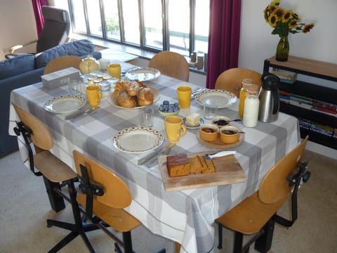 Atelier 1 - shared pool for 2-6 in Semur en Auxois, Burgundy House in Bourgogne-Franche-Comté