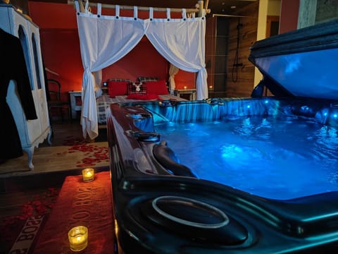 Hot Tub, Bathroom, Spa and wellness centre/facilities, Spa and wellness centre/facilities