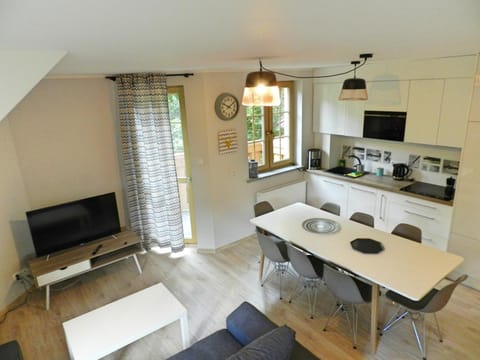 TV and multimedia, Kitchen or kitchenette, Living room, Dining area