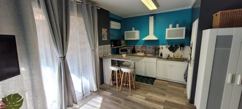 Coffee/tea facilities, Kitchen or kitchenette, Dining area, minibar, pet friendly, stove, toaster