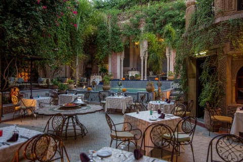 Restaurant/places to eat, Day