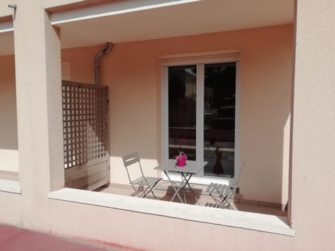 Property building, Balcony/Terrace