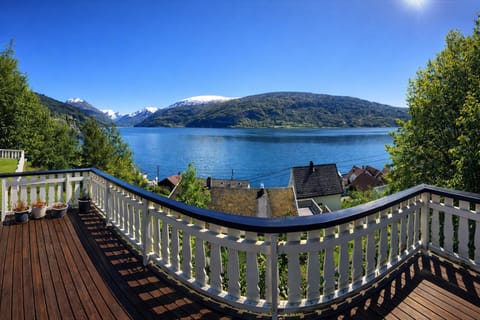 View (from property/room), Balcony/Terrace, Lake view, Mountain view, River view, Sea view