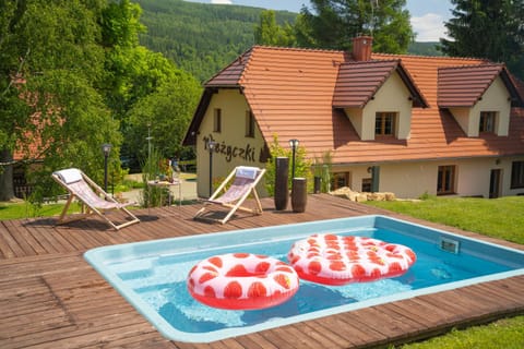 Property building, Spring, Day, Natural landscape, Garden, Garden view, Mountain view, Pool view, Swimming pool, sunbed