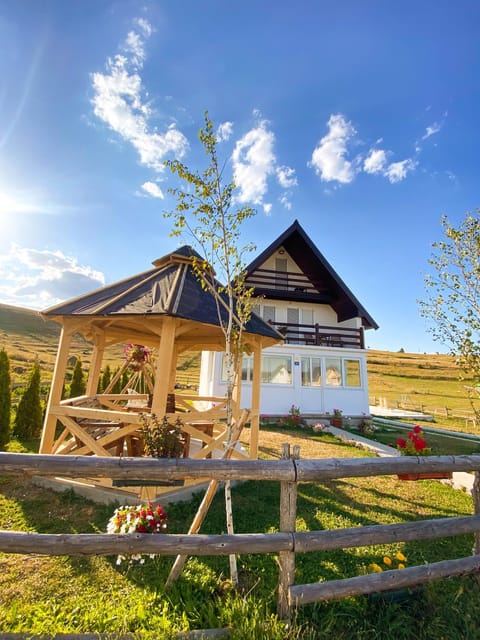 Guest House SARA Villa in Montenegro