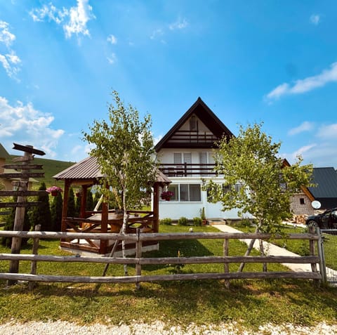 Guest House SARA Villa in Montenegro