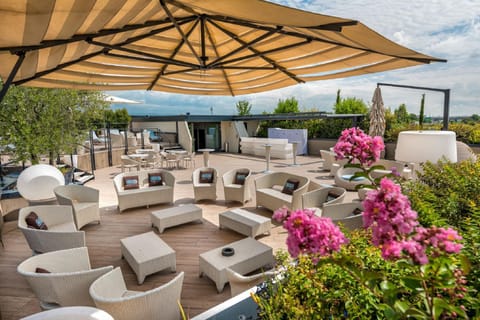 Balcony/Terrace, Landmark view