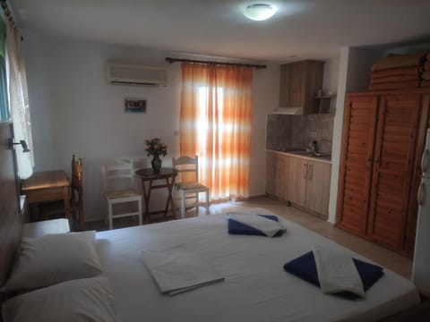 Albatross Apartment hotel in Samos, Greece