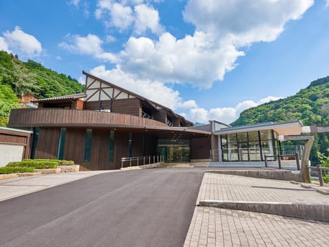 Property building, Natural landscape, Mountain view