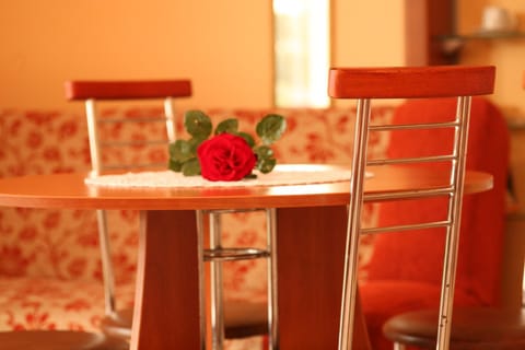 Kitchen or kitchenette, Family