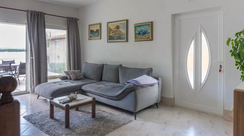 Sea Breeze - Holiday House on the Beach House in Šibenik-Knin County, Croatia