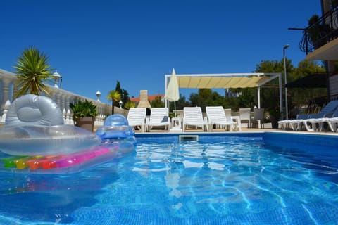 Swimming pool, Swimming pool, sunbed