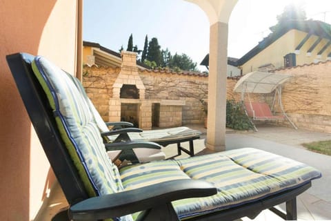 Patio, BBQ facilities