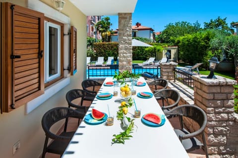 BBQ facilities, Garden, Balcony/Terrace, Seating area, Dining area, Garden view, Pool view