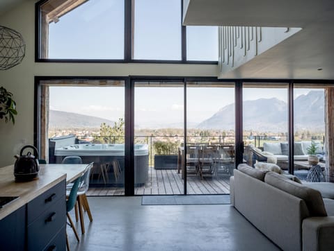 Venez Chez Vous - Chalet Le Villaret - Vue lac Villa in Talloires