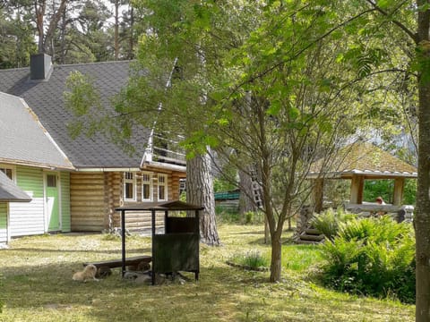 Property building, Garden