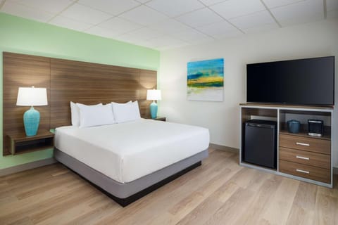 Shower, Patio, Restaurant/places to eat, Minigolf, TV and multimedia, Balcony/Terrace, Beach, Bedroom, Swimming pool, American breakfast, shuttle