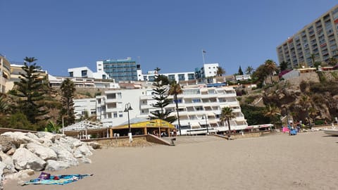 Neighbourhood, Beach